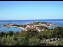 Ferienwohnungen Tih - 20 m from sea: A1 Ruzmarin(2+2), A2 Maslina(2+2) Sevid - Riviera Trogir  - Vegetation (Objekt und Umgebung)