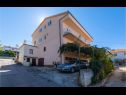 Ferienwohnungen Mare - comfortable apartment : A1(5), A2(5) Trogir - Riviera Trogir  - Haus