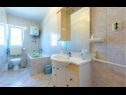 Ferienwohnungen Mare - comfortable apartment : A1(5), A2(5) Trogir - Riviera Trogir  - Ferienwohnung - A1(5): Badezimmer mit Toilette
