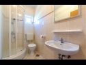 Ferienwohnungen Mare - comfortable apartment : A1(5), A2(5) Trogir - Riviera Trogir  - Ferienwohnung - A1(5): Badezimmer mit Toilette