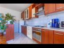 Ferienwohnungen Mare - comfortable apartment : A1(5), A2(5) Trogir - Riviera Trogir  - Ferienwohnung - A1(5): Küche