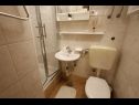 Ferienwohnungen Oasis A1(4+2), A2(2+2), A3(2+2) Nin - Riviera Zadar  - Ferienwohnung - A2(2+2): Badezimmer mit Toilette