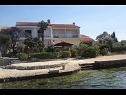 Ferienwohnungen Andri - 5 m from the beach : A1(4), A2-donji(2+2) Petrcane - Riviera Zadar  - Haus