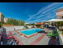 Ferienwohnungen Mlađo - swimming pool: A1(4+2), A2(4+2), A3(2+2), A4(2+2) Privlaka - Riviera Zadar  - Pool (Objekt und Umgebung)
