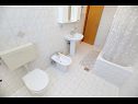 Ferienwohnungen Vera - 150 m from sea: A1(4), SA2(2), SA3(2) Sukosan - Riviera Zadar  - Ferienwohnung - A1(4): Badezimmer mit Toilette