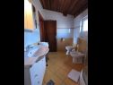 Ferienwohnungen Ana - 120 m from the beach A1(4), A2(2+1) Sukosan - Riviera Zadar  - Ferienwohnung - A1(4): Badezimmer mit Toilette