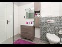 Ferienwohnungen Dama - 10 m from beach: A1(6+1) Sukosan - Riviera Zadar  - Ferienwohnung - A1(6+1): Badezimmer mit Toilette