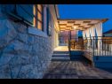 Ferienhaus Sanya - stone house with outdoor hot tub: H(4) Sukosan - Riviera Zadar  - Kroatien - Hof (Objekt und Umgebung)