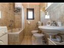 Ferienwohnungen Suza - relaxing & beautiful: A1(2+2), A2(4+2) Zadar - Riviera Zadar  - Ferienwohnung - A2(4+2): Badezimmer mit Toilette