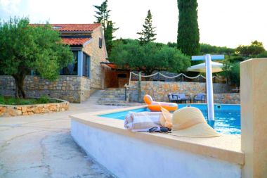 Ferienhaus Nave - private pool: H(4+1) Postira - Insel Brac  - Kroatien