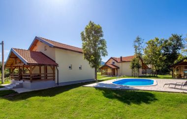  Blue house - outdoor pool: H(8+2) Plaski - Kontinental Kroatien - Kroatien