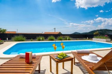 Ferienhaus Pax - with pool: H(4+2) Marina - Riviera Trogir  - Kroatien