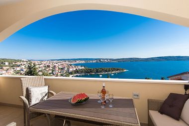 Ferienwohnungen Marijan - beautiful view: A1(6) Trogir - Riviera Trogir 