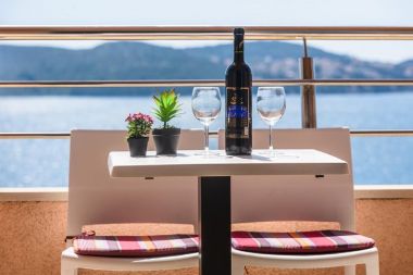 Ferienwohnungen Maša - modern sea view apartment: A1(4+1) Trogir - Riviera Trogir 