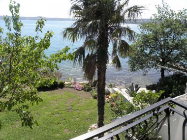 Ferienwohnungen Vlatkica - 10 m from beach: A1 Vlatkica(4), A2 Lea(4) Maslenica - Riviera Zadar 