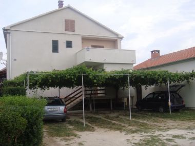 Ferienwohnungen Slava - private parking: A1(6+1) Nin - Riviera Zadar 
