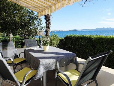 Ferienhaus Villa Petar 2 - 10m from sea: H(4) Zadar - Riviera Zadar  - Kroatien